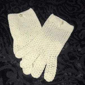 Vintage Gloves! Pearl accent...